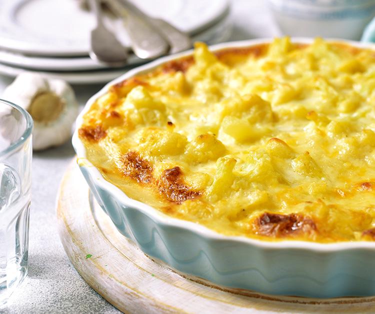 Cauliflower and Macaroni Cheese Bake