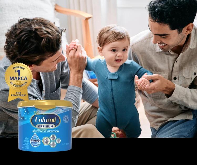 Dos hombres con un bebé and Enfamil Optimum. Enfamil #1 Marca de Confianza por Pediatras*